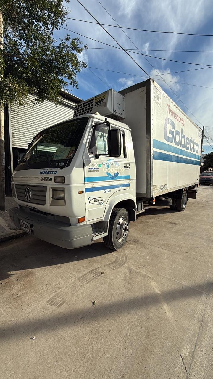 Camión VW 150E 2011 – Caja Térmica con Equipo de Frío, Excelente Estado