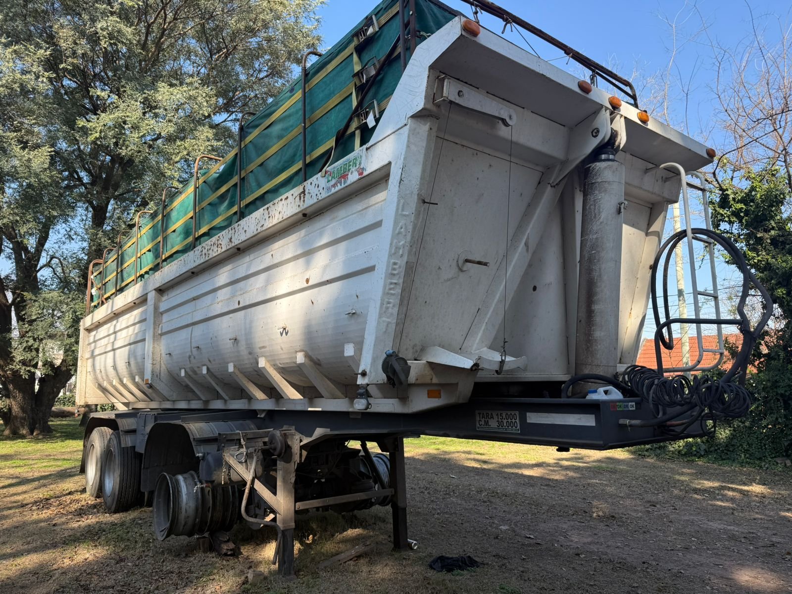 Batea Lambert 2015 – 32m³, 2+1 Ejes, Con Lona y Polleras