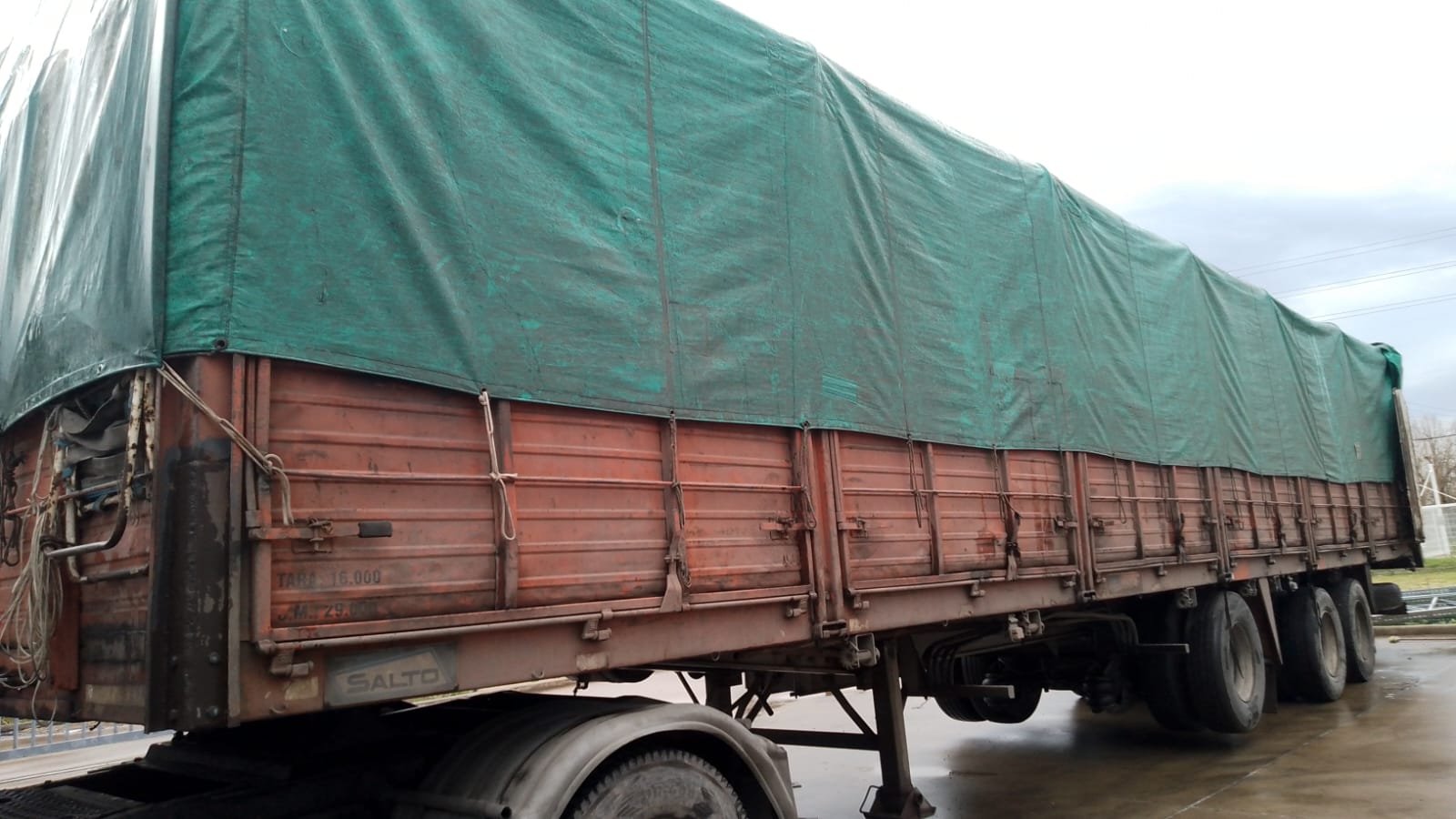 
								Semirremolque Salto 2004 – Barandas 1m, Puertas Libro, 2+1 Ejes full									